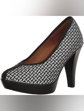 Bernie Mev. Legend Dress Pumps Sz 38 / 7 Black and Silver Woven Platform New